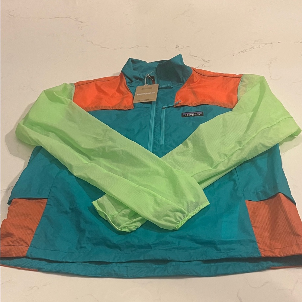 Patagonia half zip Houdini Stash jacket NWT Small